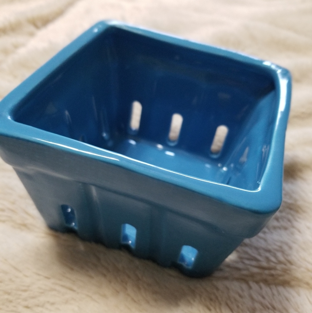 Reusable Ceramic Berry, Egg or Fruit Basket, Cobalt blue, 4"x4"x3"